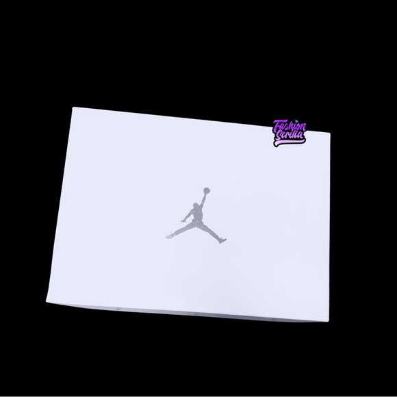 Air Jordan 11 Retro Vast Grey White Metallic Silver Women’s 7.5 NWT - Picture 15 of 16